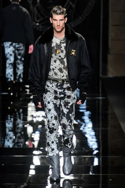 Look 27
